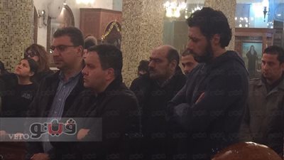 بالصور.. «السعدني» وأشرف زكي يحضران صلاة الجنازة على والدة إدوارد