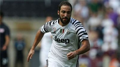 هيجواين يقود هجوم يوفنتوس أمام ميلان في الدوري الإيطالي