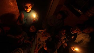 دراسة بحثية للقضاء على أزمة الكهرباء.. نزع مقابس الأجهزة الإلكترونية بعد غلقها.. ضبط درجة السخانات.. تشغيل الغسالات في الصباح أو الليل.. شراء الأجهزة «الموفرة».. تقليل إضاءة التليفزيون