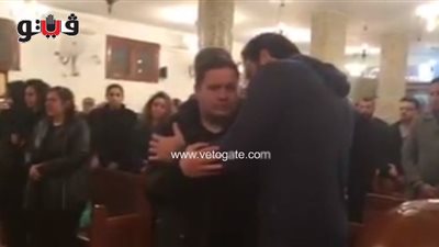 بالفيديو.. «السعدنى» يواسي إدوارد في وفاة والدته