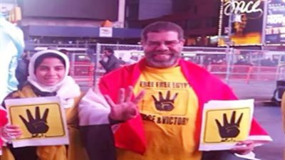 نشطاء يتداولون صورة شقيق 