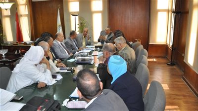 محافظة الجيزة تدرس إنشاء بورصة لتداول السلع