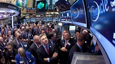 وول ستريت تفتح مستقرة مع تقييم المستثمرين لنتائج أرباح