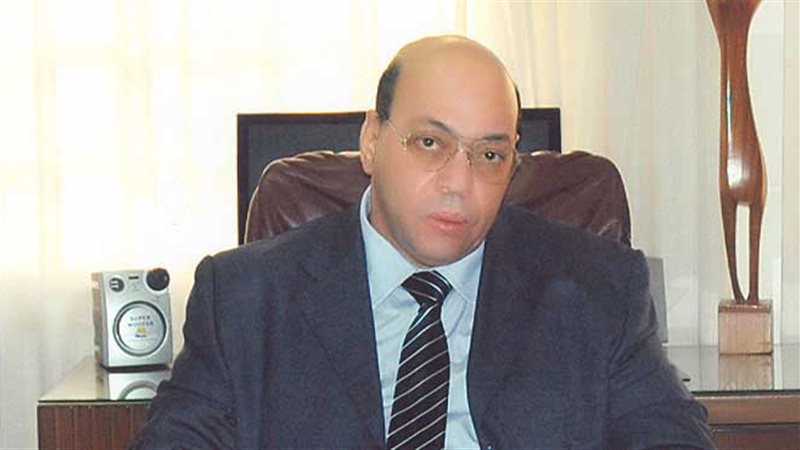  الدكتور شاكر عبدالحميد،