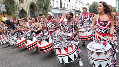 احتجاجات فوضوية تُهدد أكبر مهرجان في أوروبا