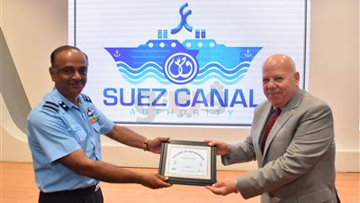 وفد من كلية الدفاع الوطني الهندية يزور قناة السويس