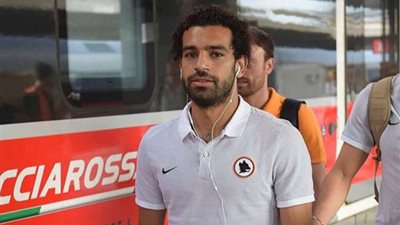 محمد صلاح يصل ساسولو استعدادًا لمواجهة الغد