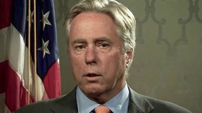 مستشار وزير الخارجية الأمريكي يغادر القاهرة متوجها إلى أبو ظبي