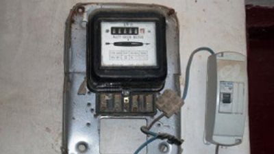 ننشر تفاصيل تركيب عدادات الكهرباء الكودية الذكية.. 200 ألف مواطن تقدموا بطلباتهم حتى الآن.. وجود كهرباء بالمبنى شرط تركيب العداد في المرحلة الأولى.. المحاسبة بالاستهلاك وإعطاء إنذار قبل نفاذ الشحن