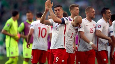 بولندا تتسلح بـ«ليفاندوفيسكي» لعبور موقعة ألمانيا في «اليورو»