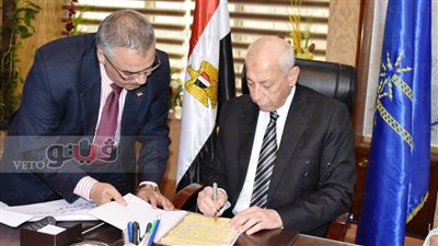 بالفيديو والصور.. محافظ أسوان يعتمد نتيجتي الابتدائية والإعدادية