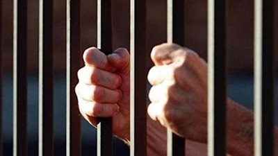 حبس موظفين بالضرائب العقارية بتهمة تلقي رشوة في مدينة نصر