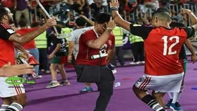 والد الراقص بقدم واحدة: «ابني فضل صاحي يومين عشان يحضر ماتش المنتخب»