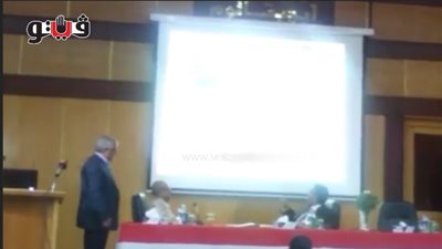 بالفيديو.. وزير قطاع الأعمال يوبخ مدير مصنع الألومنيوم بنجع حمادي