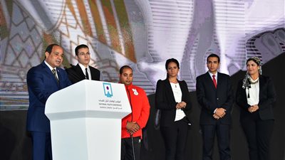 أخطر 12 تصريحا للسيسي في جلسة شباب الأحزاب