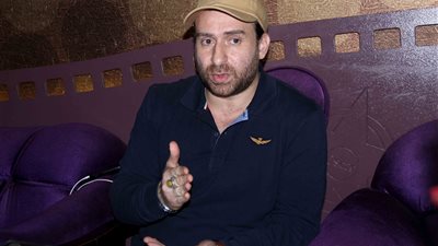 نضال الشافعي: «عمر الأزرق» يناقش قضية إنسانية