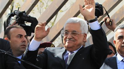 أبو مازن: كنت قلقًا خلال الانتخابات المصرية.. المصريون عبروا عن إرادتهم في 30 يونيو.. لن أقبل عضوا بحماس داخل الحكومة..«محمود عباس»: إسرائيل تستطيع قتلي لكنها لن تقتل الحق.. لا اعتراف بالدول