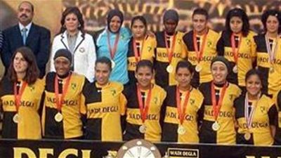 «فريق دجلة» يزور لاعبة المنتخب الوطنى بـ«معهد الأورام»