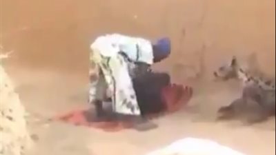 بالفيديو.. امرأة تنفذ مقلبا مرعبا بزوجها