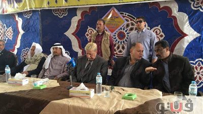 محافظ الإسماعيلية ومدير الأمن يحضران جلسة صلح بين عائلتين