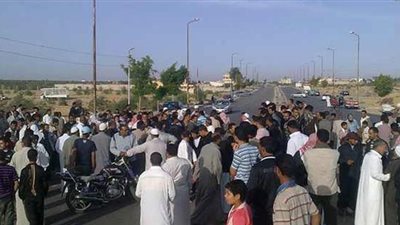 أهالى باسوس يقطعون الطريق العام احتجاجًا على كثرة الحوادث