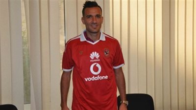 الأهلي يجهز معلول لموقعة الاتحاد السكندري