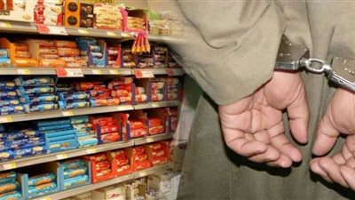 إحالة المتهم بسرقة قطعة شيكولاتة لنجله إلى محكمة الجنح