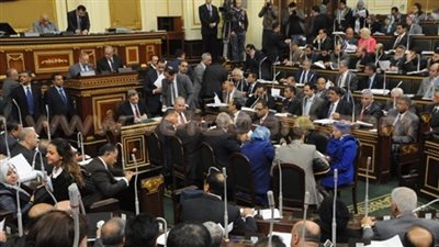 «النواب» يوافق على زيادة رسوم عمل المصريين بالخارج لـ200 جنيه