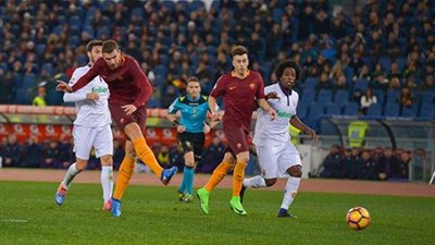 بالفيديو.. روما يسحق فيورنتينا برباعية دون مشاركة صلاح