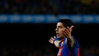 برشلونة يخسر خدمات «سواريز وروبرتو» في نهائي كأس ملك إسبانيا