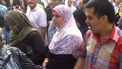 بالفيديو.. أهالي طلاب الثانوية بالعجوزة بعد تأخر فتح اللجان: