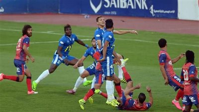 مانجا يجري أشعة على القدم لتشخيص إصابته