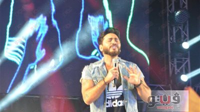 بالصور.. حفل تامر حسني على الطريقة العالمية في «بورتو جولف»