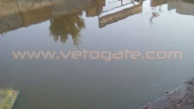 بالصور.. مياه الصرف الصحي تغرق شوارع «الصوة» بالشرقية