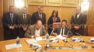 البيئة توقع اتفاقا مع محافظة قنا لتدوير المخلفات بنجع حمادي ودندرة