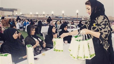 بالصور.. مهرجان السعادة بـ«دبي» يحتفل بإنجازات المرأة الإماراتية
