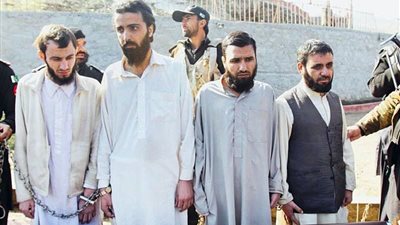 السلطات الباكستانية تسلم أفغانستان 4 داعشيين
