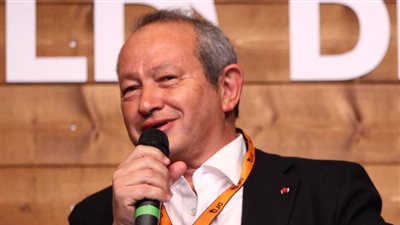 سفير بريطانيا لـ«ساويرس»: نواصل جهودنا لعودة السياحة لمصر