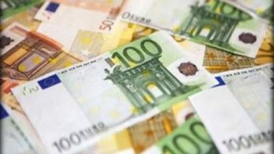 اليورو يرتفع 4 قروش فى مستهل تعاملات اليوم