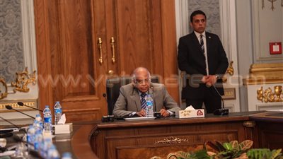 بالصور.. علي عبد العال يلتقي وفدًا من قاضيات أفريقيا