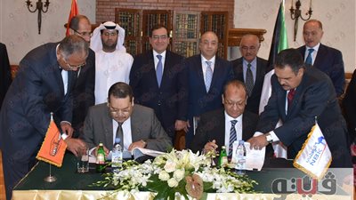 الملا يشهد توقيع اتفاق تخزين المنتجات البترولية بميناء العين السخنة