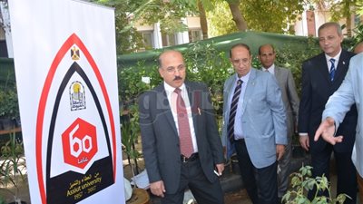بالصور.. كلية «زراعة أسيوط» تنظم معرضًا لنباتات الزينة