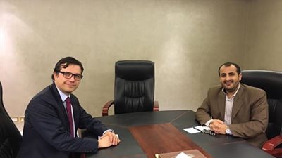 المتحدث باسم الحوثيين يلتقي السفير التركي لدى اليمن