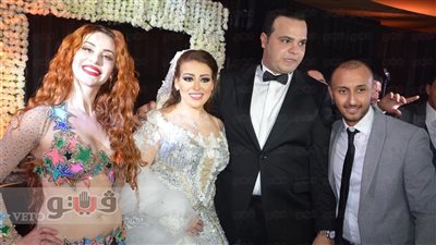 بالصور.. حكيم وحماقي وأوكسانا يشعلون حفل زفاف بالتجمع الخامس