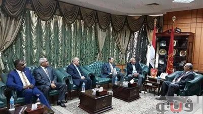 رئيس مصلحة الجمارك يفتتح مبنى الإعفاءات في بورسعيد عقب تطويره