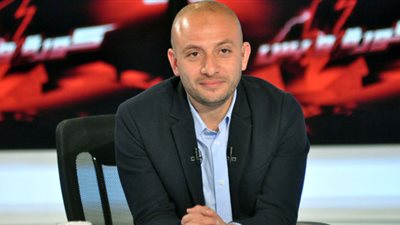 وائل رياض يتبرأ من حساب منسوب له على «فيس بوك»