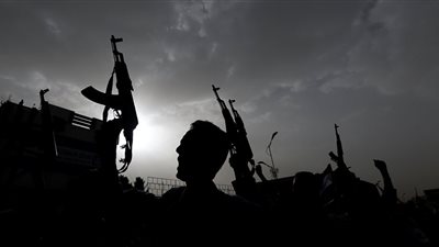 الحوثيون يزعمون استهداف بارجة إماراتية قبالة سواحل المخا