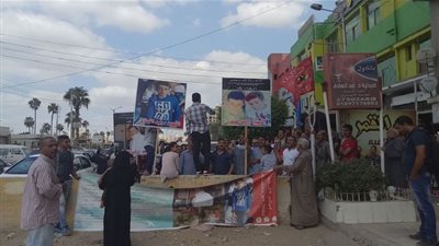 بالفيديو.. هتافات أمام جنايات المنصورة للمطالبة بإعدام قاتل الطفل الإيطالي