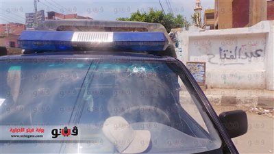 أولياء أمور طلاب الثانوية العامة بالحامول يحطمون زجاج سيارة شرطة