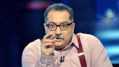 إبراهيم عيسى يطالب السيسي على الهواء بالإفراج عن المعتقلين